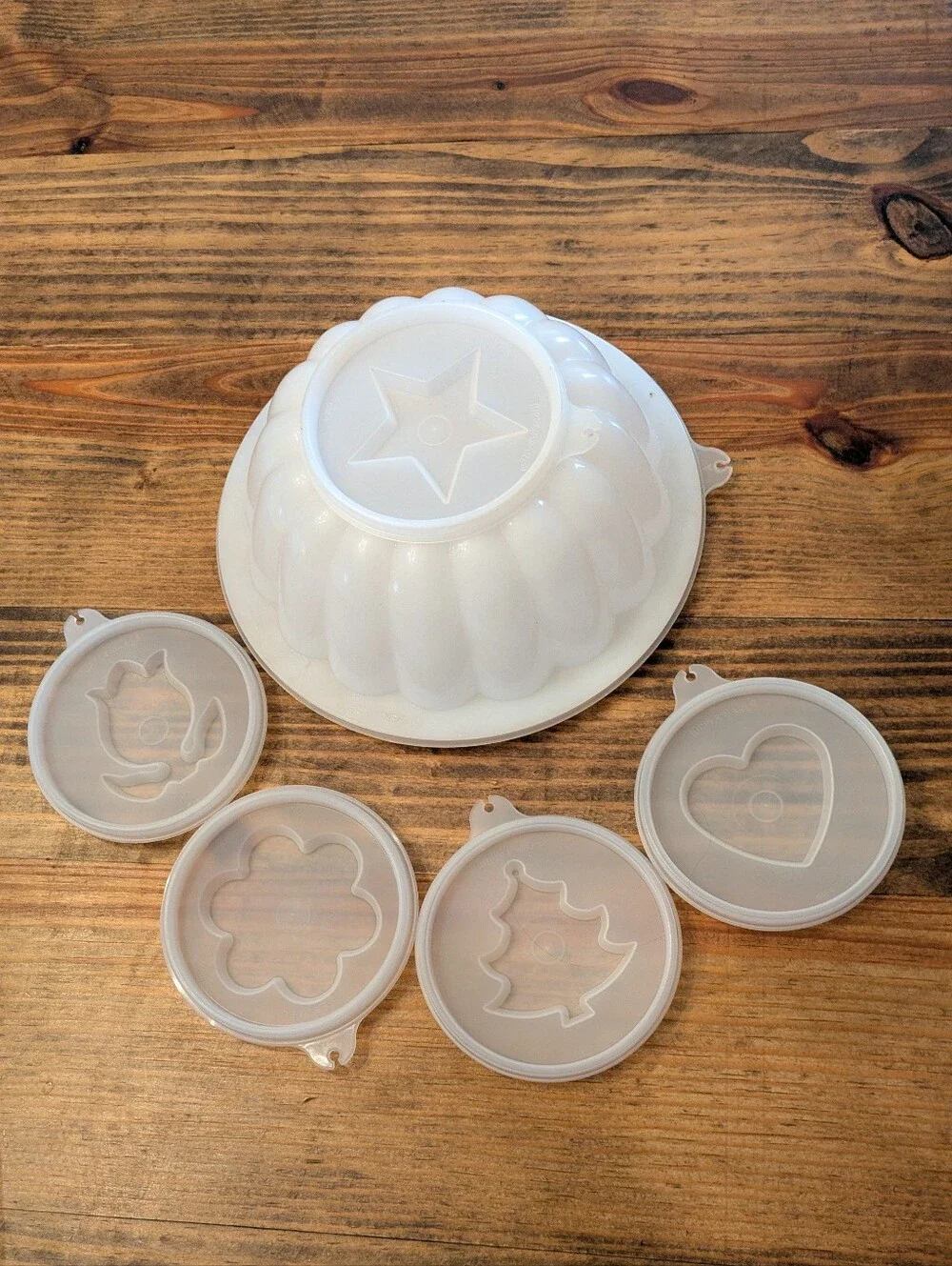 Tupperware Jello Mold with 5 Interchangeable Inserts